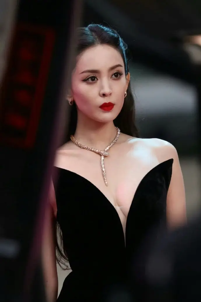 魔方app界面示意图